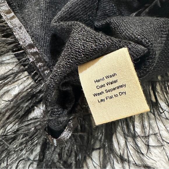 Evy's Tree Size 1X Black Feather Fringe Round Neck Pullover Sweater Cozy Chic - Picture 7 of 12